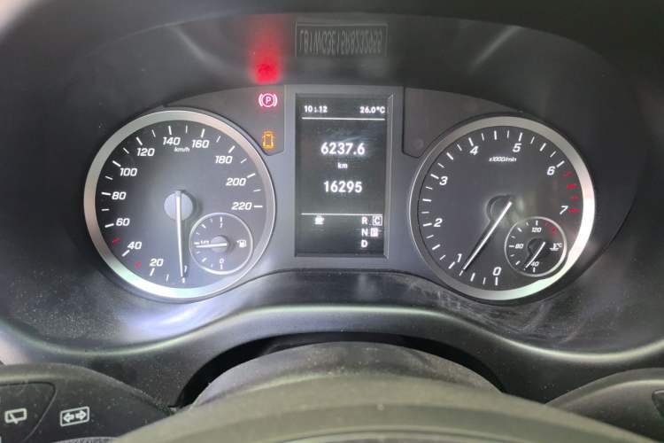 Used Mercedes-Benz Vito 2023 2.0T Business Version 7 Seats Instrument Cluster