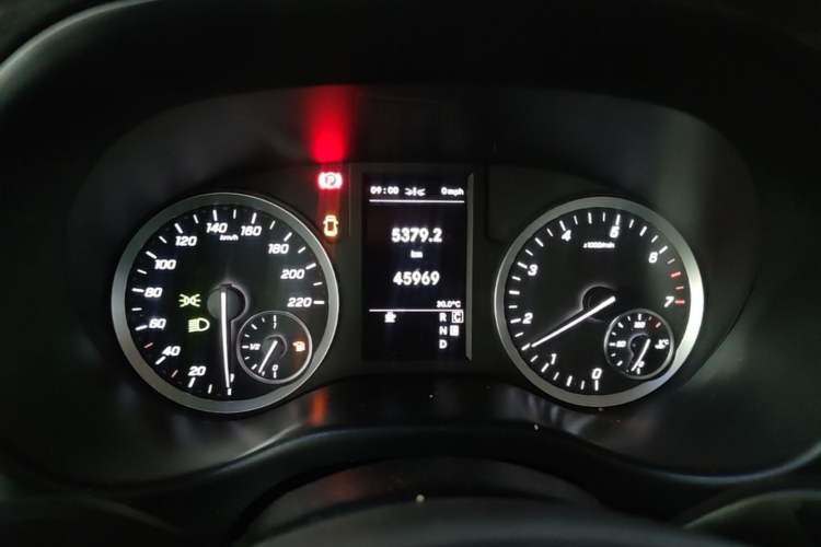 Used Mercedes-Benz Vito 2023 2.0T Business Version 7 Seats Instrument Cluster