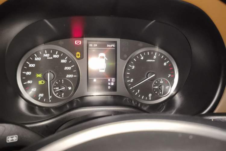 Used Mercedes-Benz Vito 2023 2.0T Elite Version 7 Seats Instrument Cluster