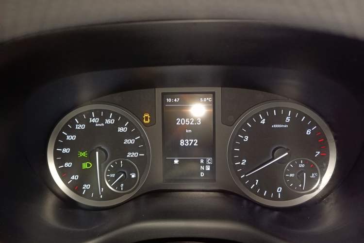 Used Mercedes-Benz Vito 2023 2.0T Elite Version 7 Seats Instrument Cluster