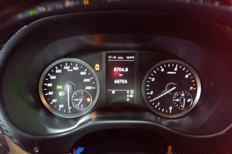 Used Mercedes-Benz Vito 2023 2.0T Business Version 7 Seats Instrument Cluster