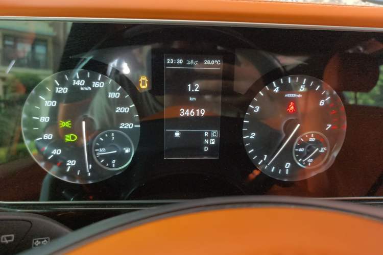 Used Mercedes-Benz Vito 2023 2.0T Business Version 7 Seats Instrument Cluster