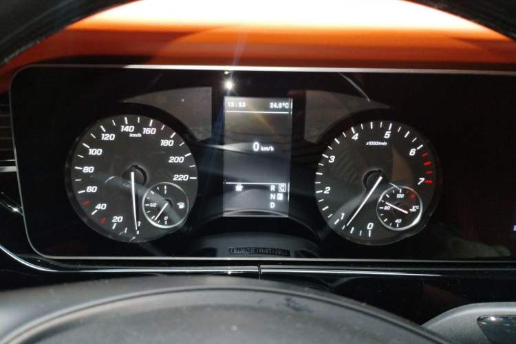 Used Mercedes-Benz Vito 2023 2.0T Elite Version 7 Seats Instrument Cluster