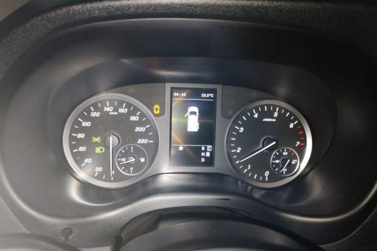 Used Mercedes-Benz Vito 2023 2.0T Elite Version 7 Seats Instrument Cluster