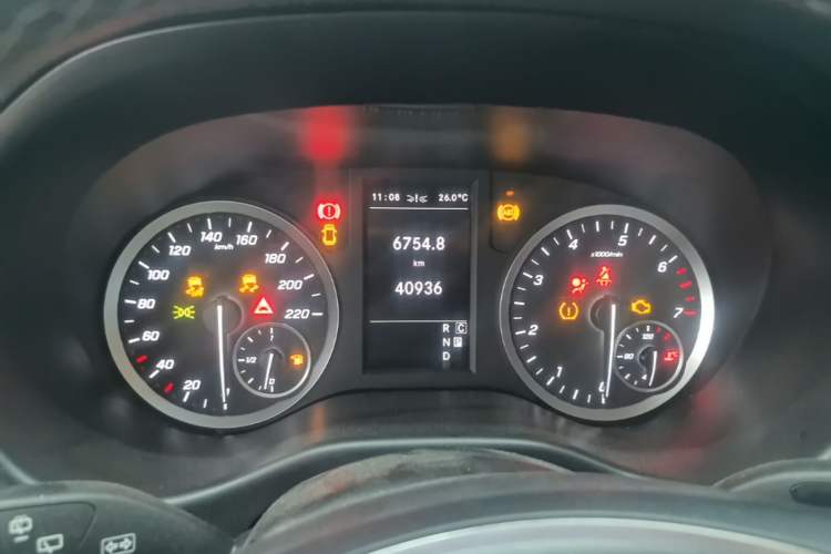 Used Mercedes-Benz Vito 2023 2.0T Business Version 7 Seats Instrument Cluster