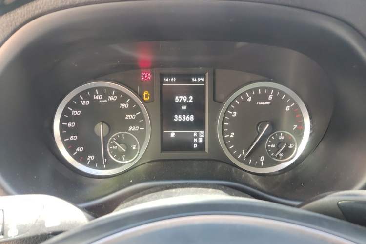 Used Mercedes-Benz Vito 2023 2.0T Business Version 9 Seats Instrument Cluster