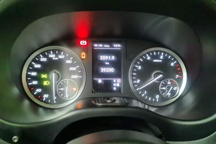 Used Mercedes-Benz Vito 2023 2.0T Business Version 7 Seats Instrument Cluster