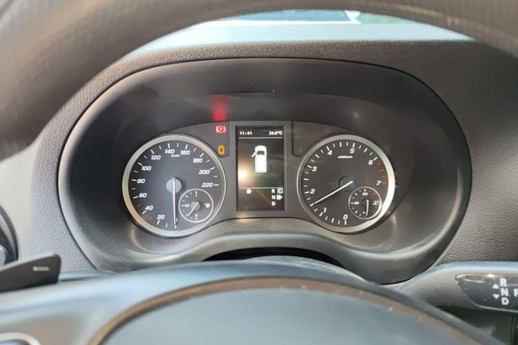 Used Mercedes-Benz Vito 2023 2.0T Elite Version 7 Seats Instrument Cluster