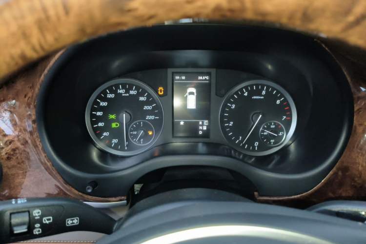 Used Mercedes-Benz Vito 2023 2.0T Elite Version 7 Seats Instrument Cluster