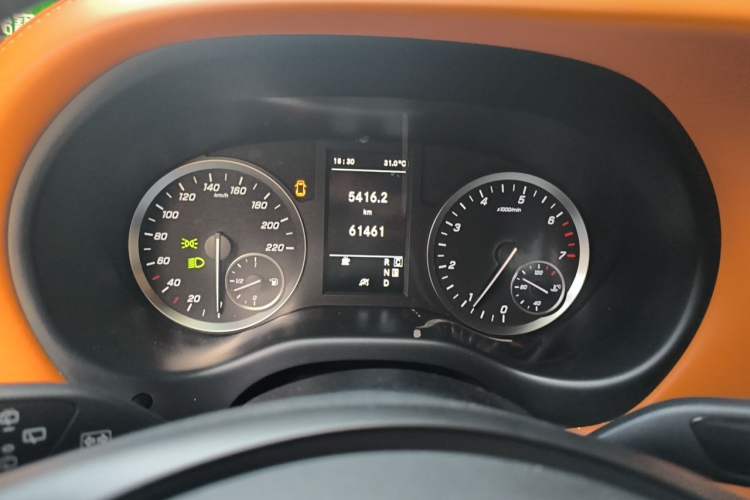 Used Mercedes-Benz Vito 2023 2.0T Elite Version 7 Seats Instrument Cluster