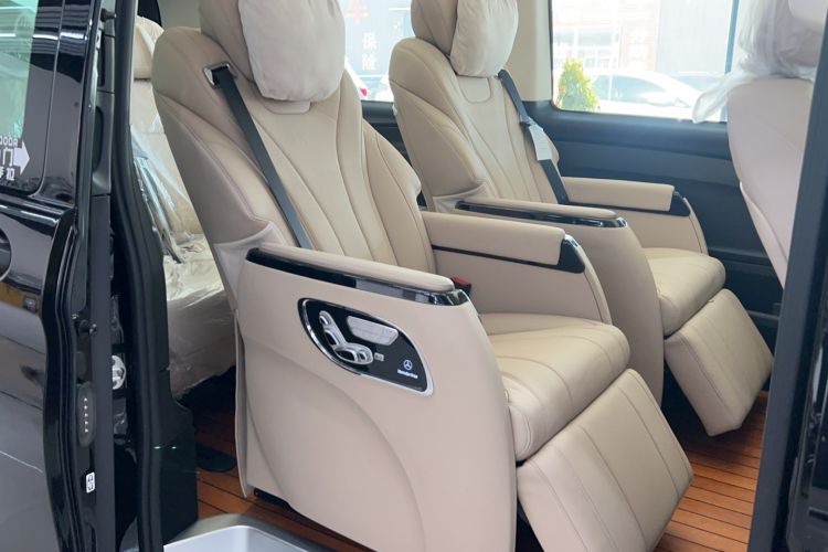 Used Mercedes-Benz Vito 2023 2.0T Elite Version 7 Seats Interior 1