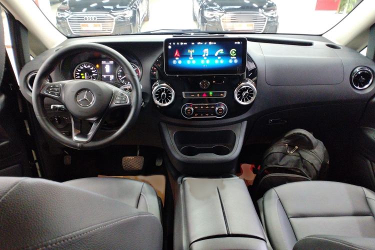 Used Mercedes-Benz Vito 2023 2.0T Business Version 7 Seats Interior 2