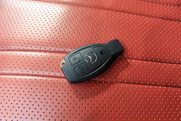 Used Mercedes-Benz Vito 2023 2.0T Elite Version 7 Seats Interior 4