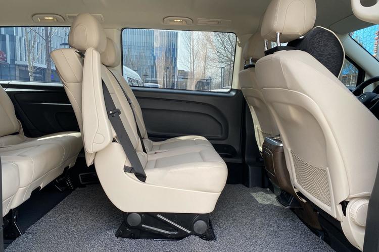 Used Mercedes-Benz Vito 2023 2.0T Elite Version 7 Seats Interior 6