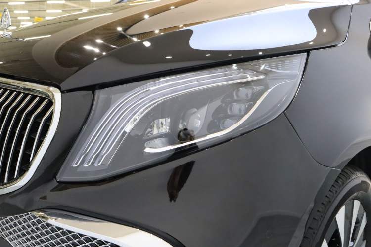 Used Mercedes-Benz Vito 2023 2.0T Elite Version 7 Seats Left Front Headlight