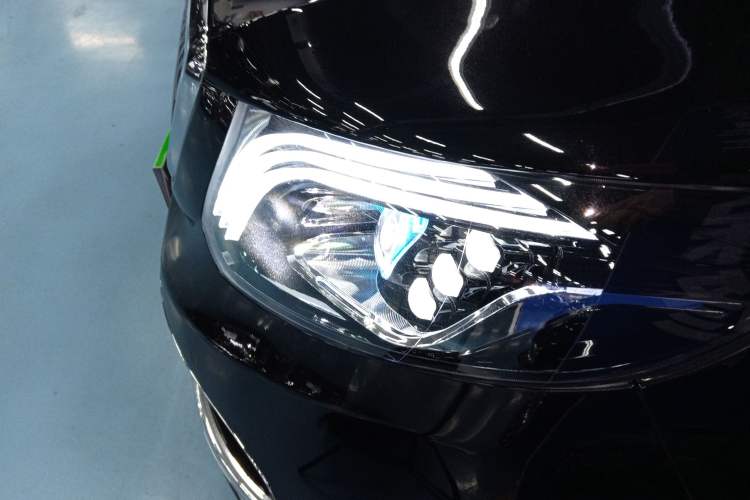 Used Mercedes-Benz Vito 2023 2.0T Business Version 7 Seats Left Front Headlight