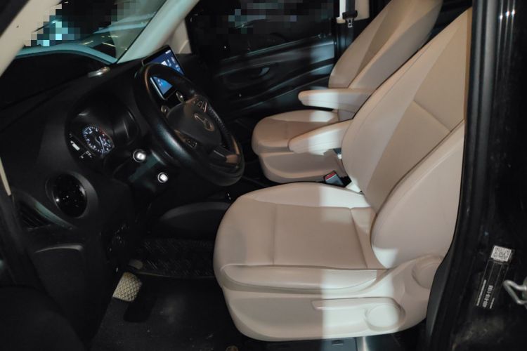 Used Mercedes-Benz Vito 2023 2.0T Elite Version 9 Seats Left Front Seat