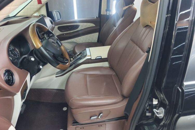 Used Mercedes-Benz Vito 2023 2.0T Elite Version 7 Seats Left Front Seat