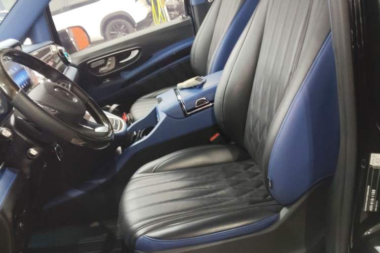 Used Mercedes-Benz Vito 2023 2.0T Business Version 7 Seats Left Front Seat