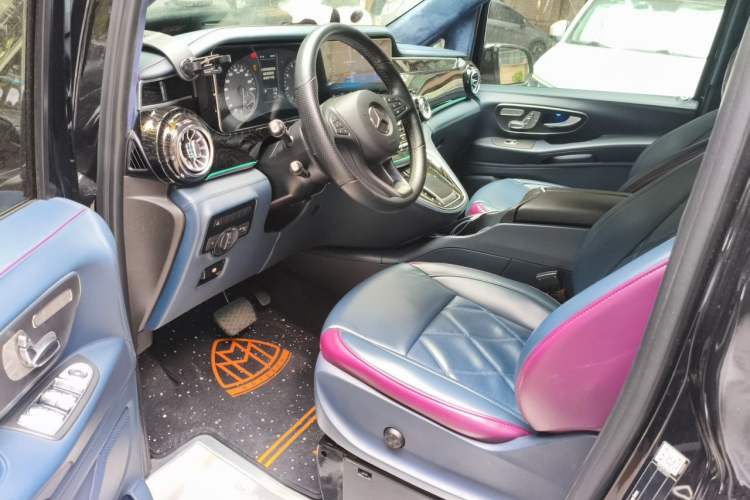 Used Mercedes-Benz Vito 2023 2.0T Business Version 7 Seats Left Front Seat