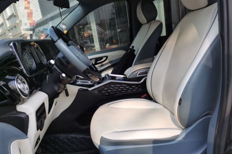 Used Mercedes-Benz Vito 2023 2.0T Business Version 7 Seats Left Front Seat