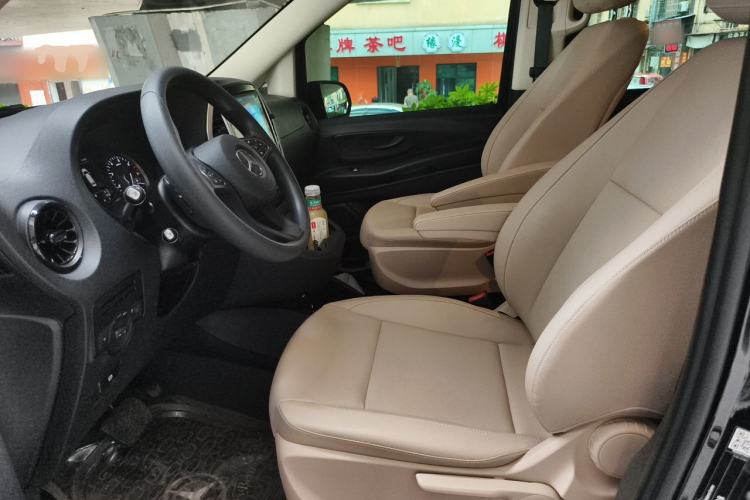 Used Mercedes-Benz Vito 2023 2.0T Elite Version 7 Seats Left Front Seat