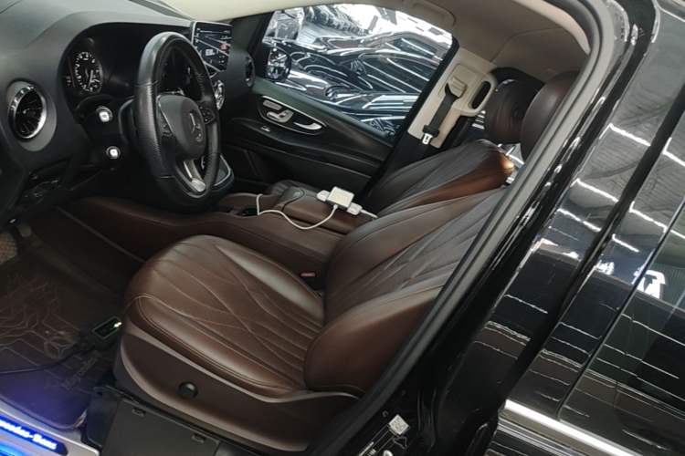 Used Mercedes-Benz Vito 2023 2.0T Business Version 7 Seats Left Front Seat