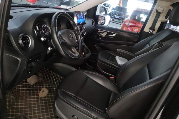 Used Mercedes-Benz Vito 2023 2.0T Business Version 7 Seats Left Front Seat