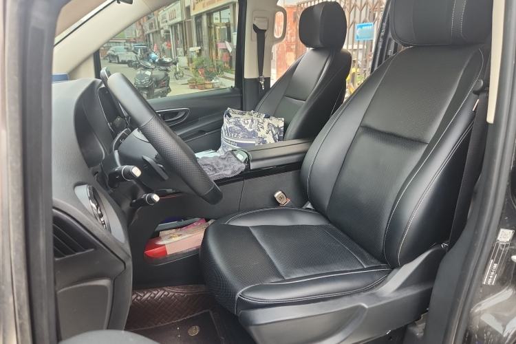 Used Mercedes-Benz Vito 2023 2.0T Elite Version 7 Seats Left Front Seat