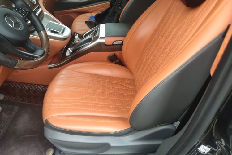 Used Mercedes-Benz Vito 2023 2.0T Elite Version 7 Seats Left Front Seat