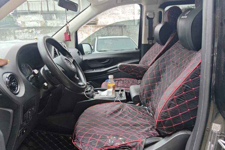 Used Mercedes-Benz Vito 2023 2.0T Elite Version 7 Seats Left Front Seat