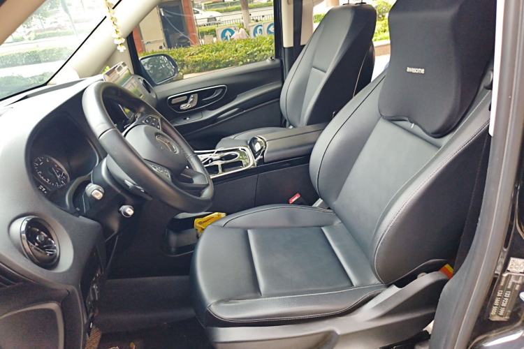 Used Mercedes-Benz Vito 2023 2.0T Elite Version 7 Seats Left Front Seat