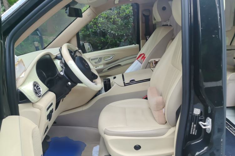 Used Mercedes-Benz Vito 2023 2.0T Business Version 7 Seats Left Front Seat