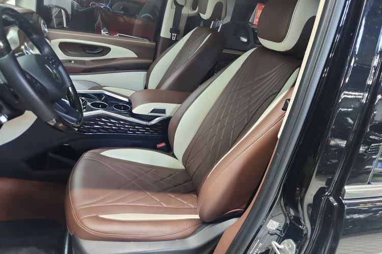 Used Mercedes-Benz Vito 2023 2.0T Elite Version 7 Seats Left Front Seat