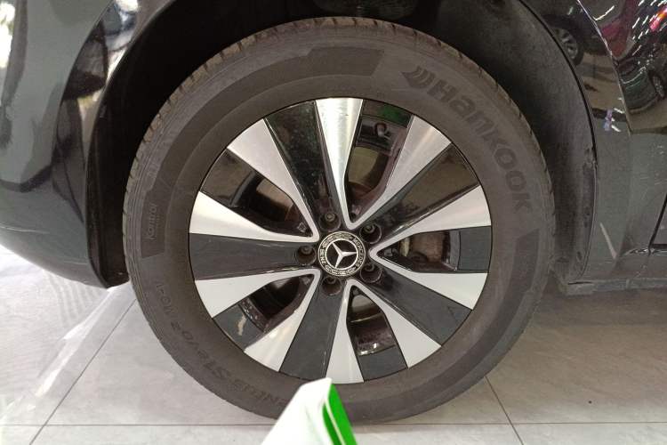 Used Mercedes-Benz Vito 2023 2.0T Elite Version 7 Seats Left Front Wheel Hub