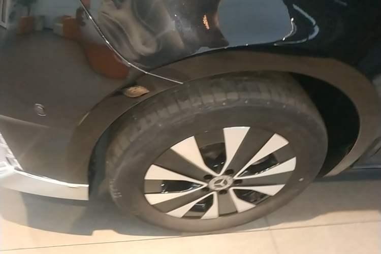 Used Mercedes-Benz Vito 2023 2.0T Elite Version 7 Seats Left Front Wheel Hub