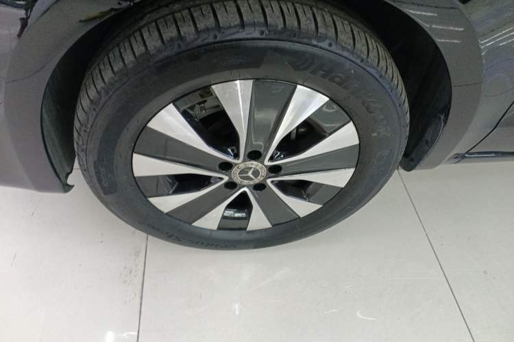 Used Mercedes-Benz Vito 2023 2.0T Business Version 7 Seats Left Front Wheel Hub