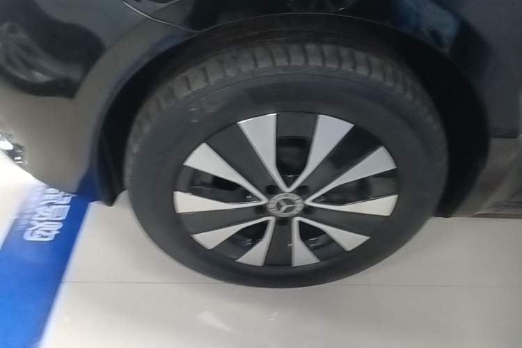 Used Mercedes-Benz Vito 2023 2.0T Elite Version 7 Seats Left Front Wheel Hub
