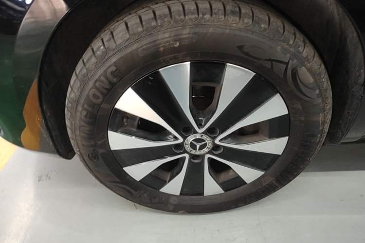 Used Mercedes-Benz Vito 2023 2.0T Business Version 7 Seats Left Front Wheel Hub