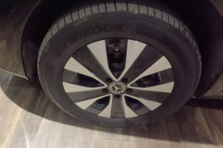 Used Mercedes-Benz Vito 2023 2.0T Elite Version 7 Seats Left Front Wheel Hub