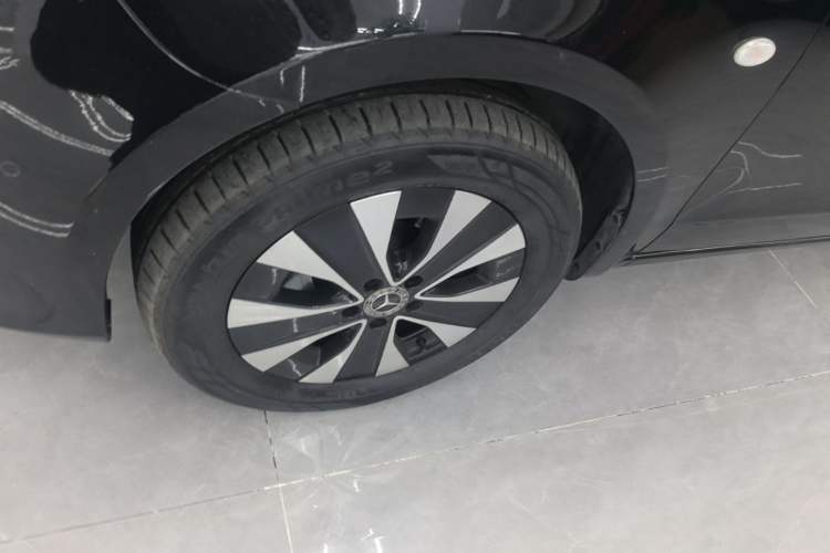 Used Mercedes-Benz Vito 2023 2.0T Business Version 7 Seats Left Front Wheel Hub
