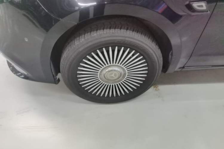 Used Mercedes-Benz Vito 2023 2.0T Elite Version 7 Seats Left Front Wheel Hub
