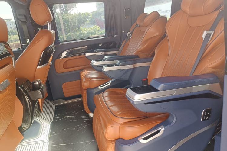 Used Mercedes-Benz Vito 2023 2.0T Business Version 7 Seats Left Rear Seat