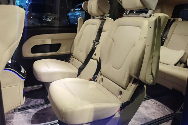 Used Mercedes-Benz Vito 2023 2.0T Business Version 7 Seats Left Rear Seat