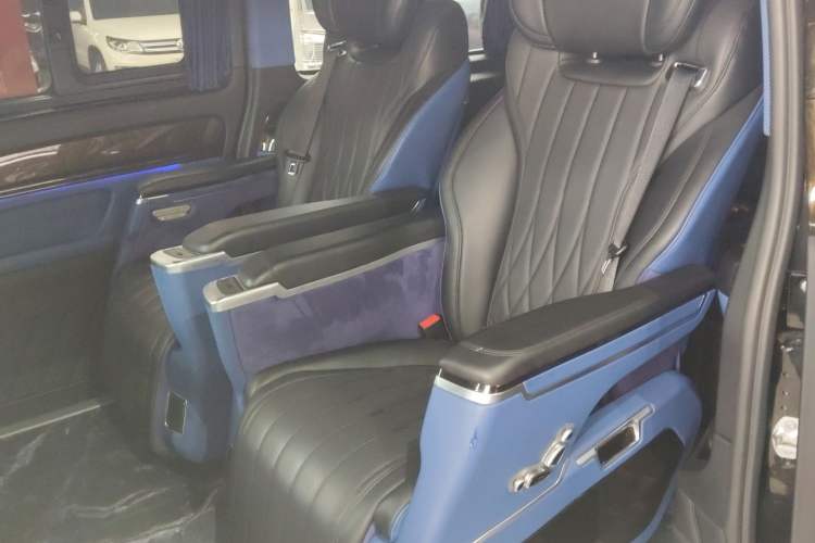 Used Mercedes-Benz Vito 2023 2.0T Business Version 7 Seats Left Rear Seat