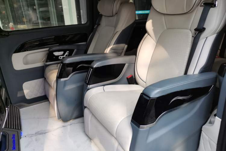 Used Mercedes-Benz Vito 2023 2.0T Business Version 7 Seats Left Rear Seat