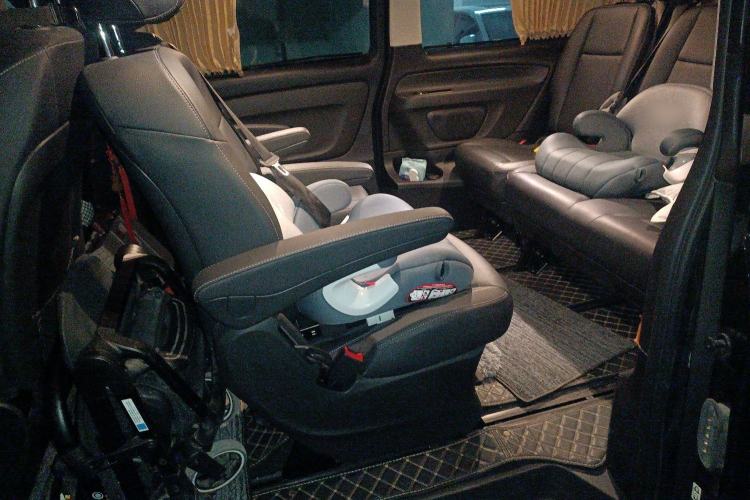 Used Mercedes-Benz Vito 2023 2.0T Business Version 7 Seats Left Rear Seat
