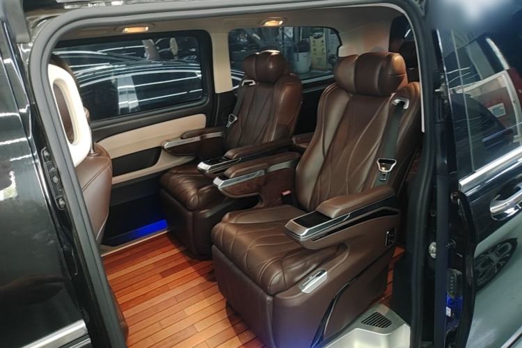 Used Mercedes-Benz Vito 2023 2.0T Business Version 7 Seats Left Rear Seat