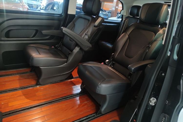 Used Mercedes-Benz Vito 2023 2.0T Business Version 7 Seats Left Rear Seat