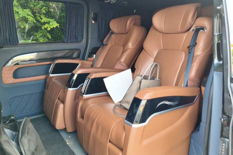 Used Mercedes-Benz Vito 2023 2.0T Business Version 7 Seats Left Rear Seat
